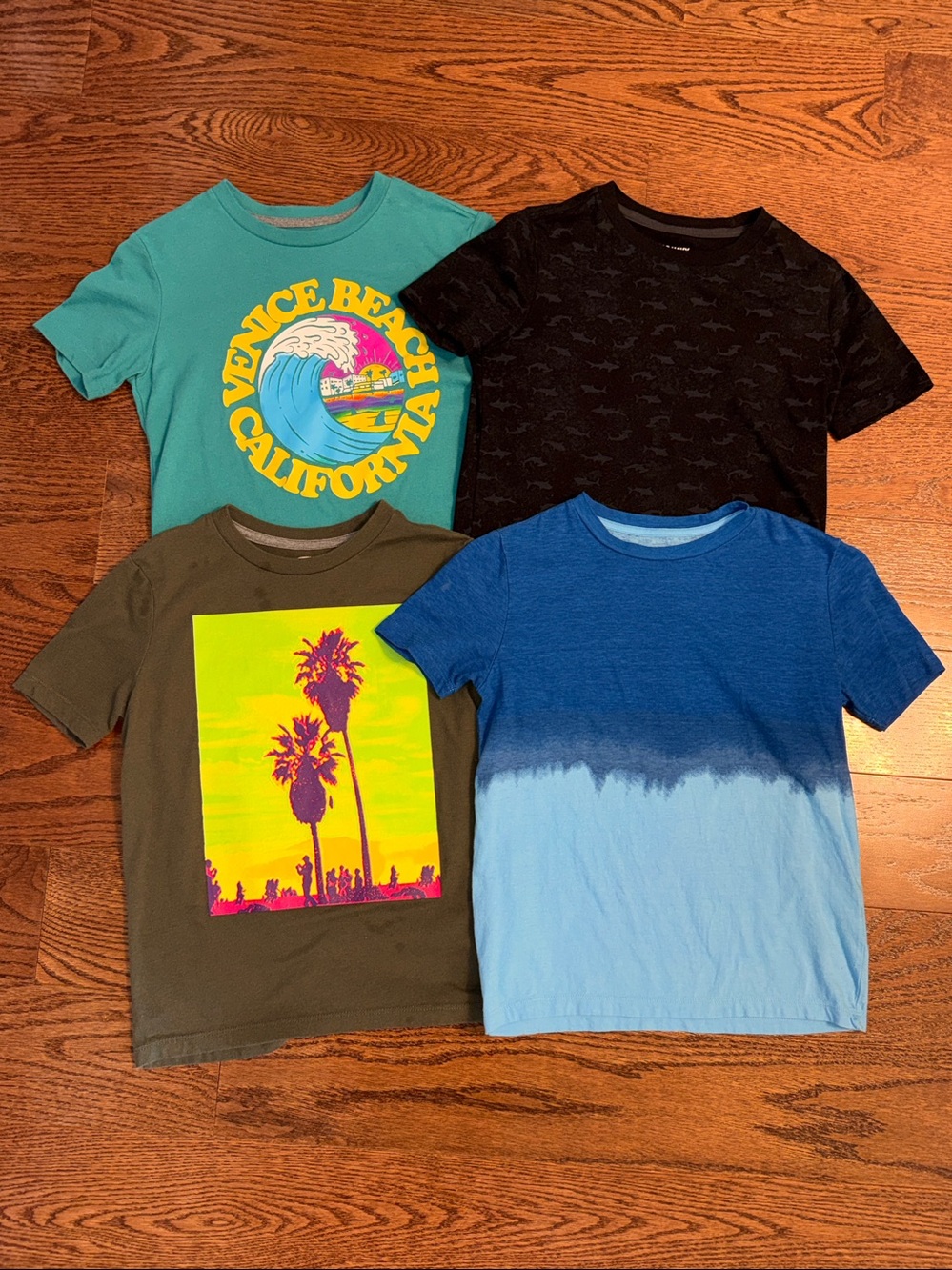 Boys 8/M bundle of 4 short sleeve t-shirts from Old Navy.